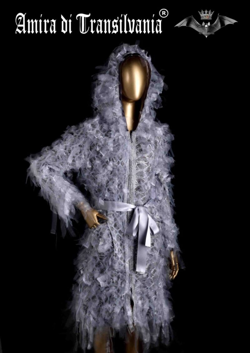 Pelliccia ecologica in nodi di tulle grigio